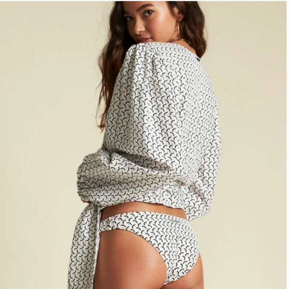 Billabong X Sincerely Jules Wrapped in Love Linen Top - Picture 2 of 12